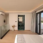 Iphimedeia Luxury & Hotel 3*