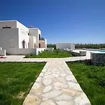 Iphimedeia Luxury & Hotel 3*