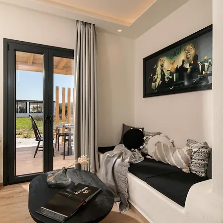 מלון Iphimedeia Luxury & 3*