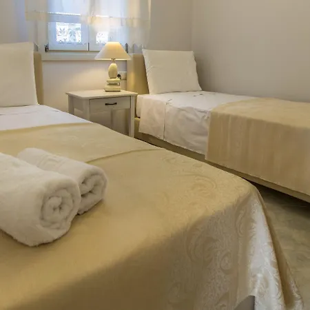 מלון Iphimedeia Luxury & 3*