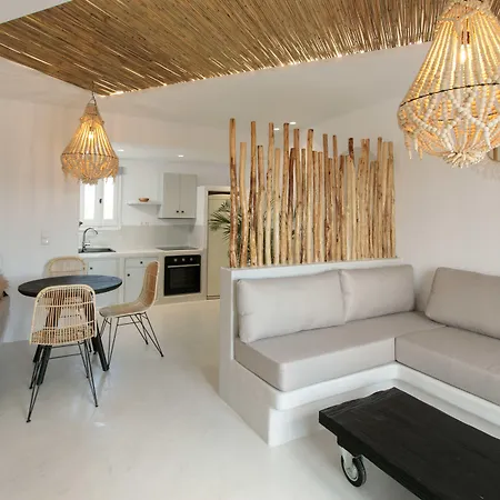 Iphimedeia Luxury & מלון 3*