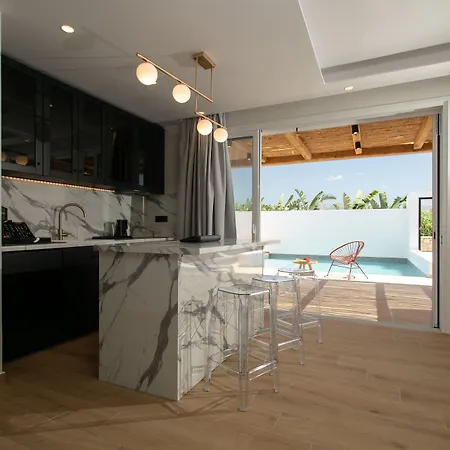 Iphimedeia Luxury & מלון Naxos City