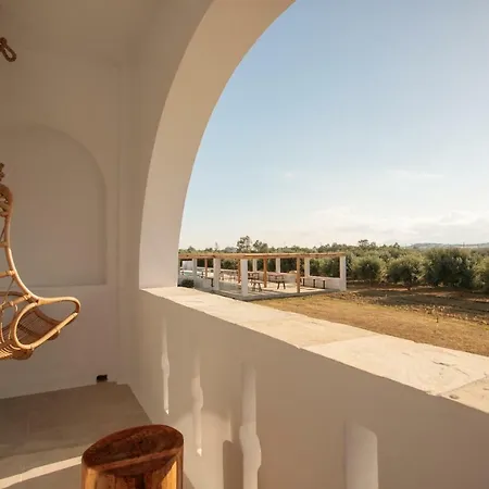 Iphimedeia Luxury & מלון 3*