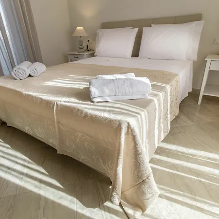 Iphimedeia Luxury & 3*