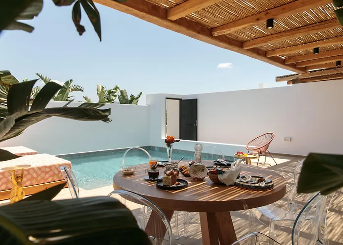 Iphimedeia Luxury Hotel & Suites